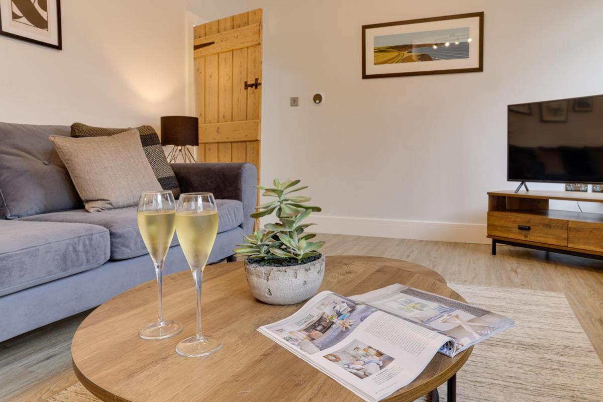 Beam End Snainton - Modern 2-Bedroom Stone Cottage Eksteriør bilde